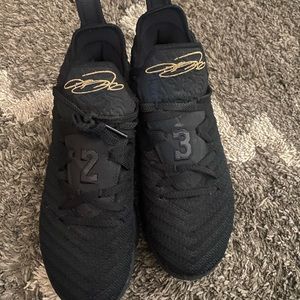 Lebron basketball shoes youth 5.5